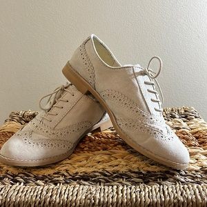 GAP Lace-up Saddle Shoes